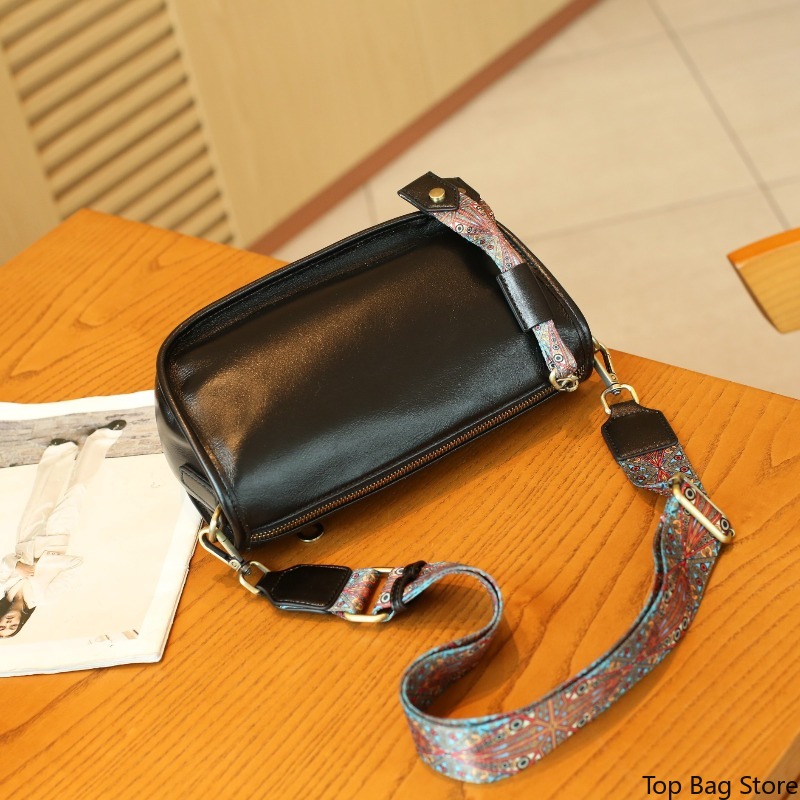 Bolso de Hombro de Cuero Genui - Luxury Bags Quiet reseña y precio