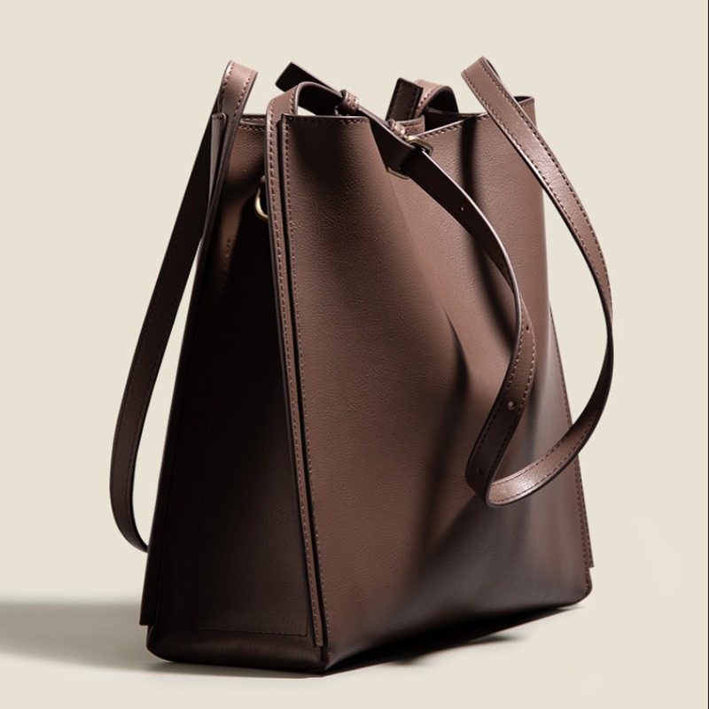 Bolso Tipo Cubo de Cuero Genui - Luxury Bags Quiet reseña y precio